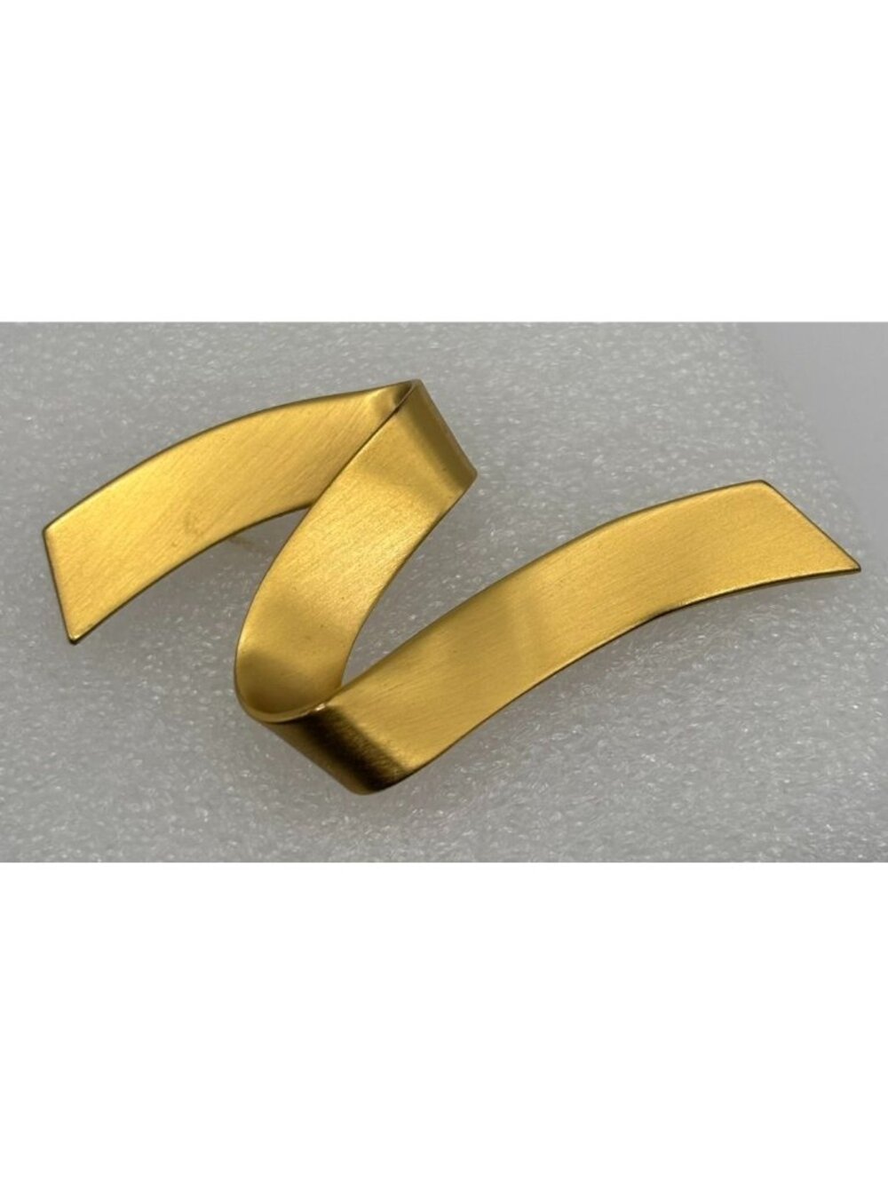 Vintage Monet Gold-Plated Matte Squiggle Zig-Zag Modernist Ribbon Brooch, Signed